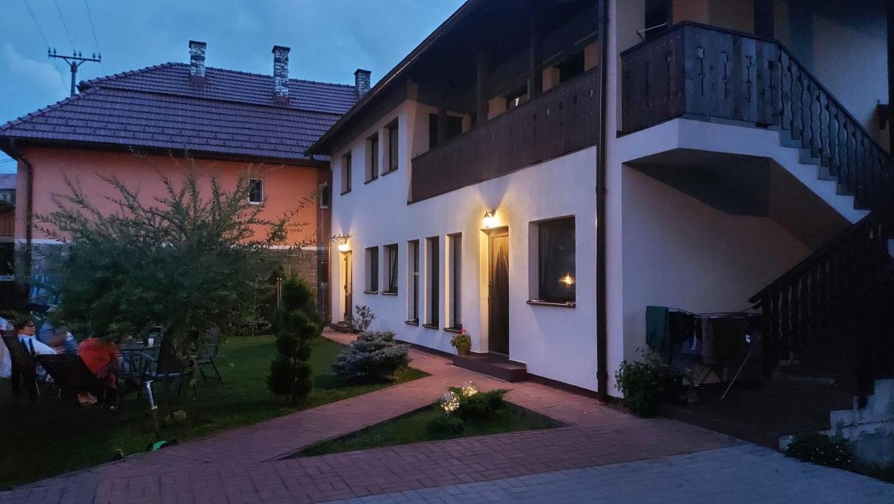 Salt Holiday Apartment Praid Exterior photo