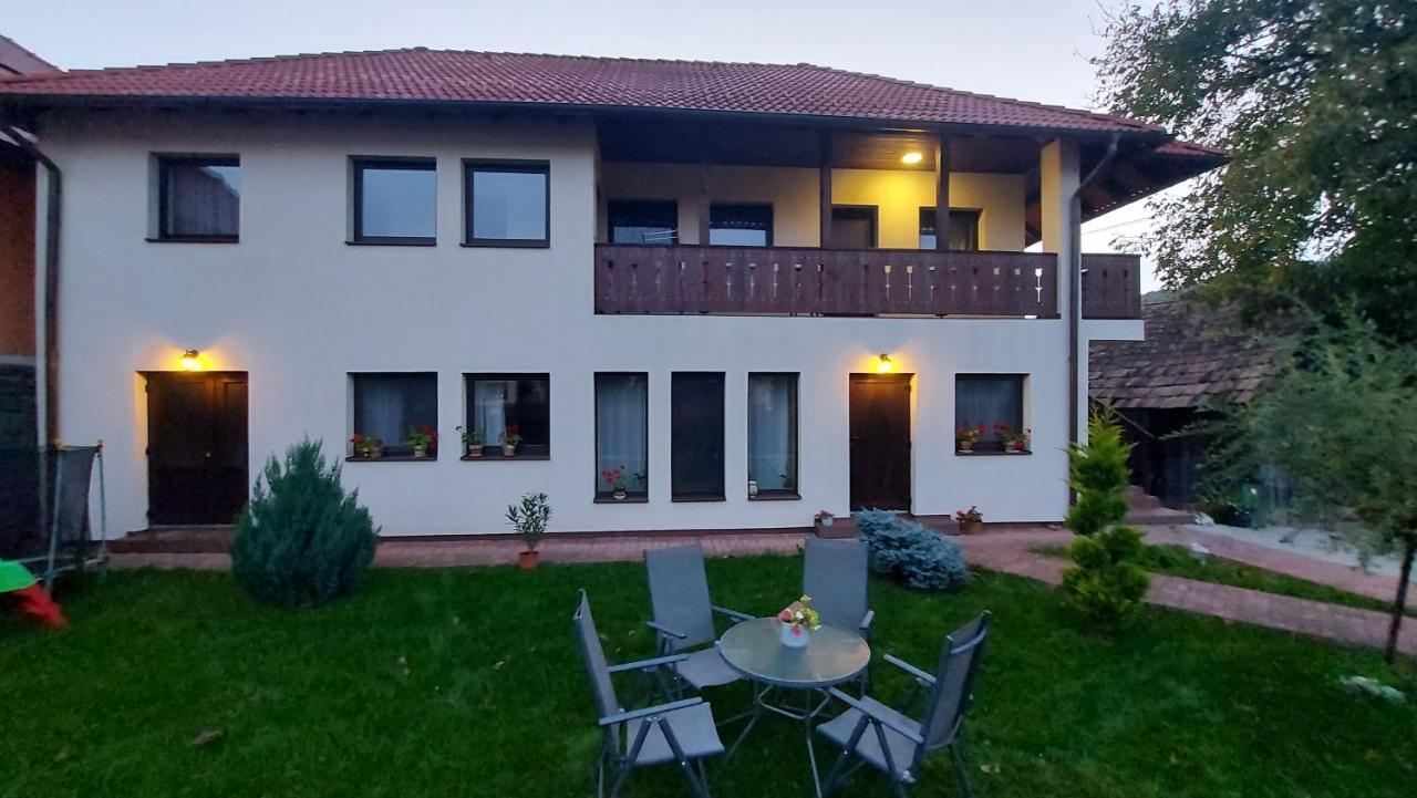 Salt Holiday Apartment Praid Exterior photo