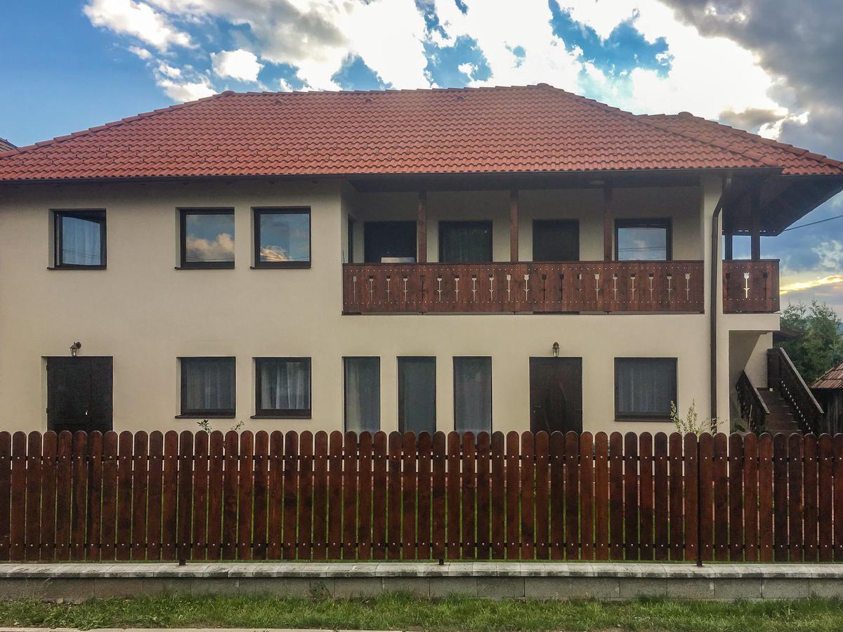 Salt Holiday Apartment Praid Exterior photo